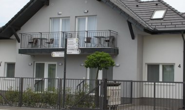 Kikötő Anna Apartmanok Balatonboglár