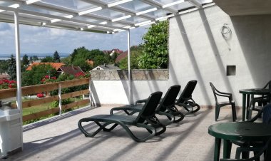 Nosztalgia Balaton Apartmanház Vonyarcvashegy