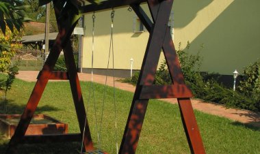 Napsugár Apartman Kistolmács