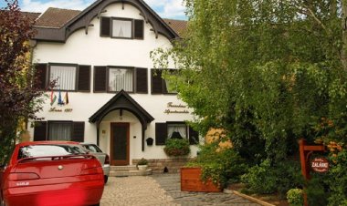 Ferienhaus Apartmanház Zalánki Eger