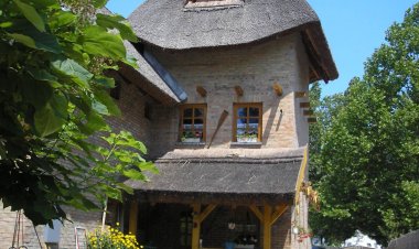 Medencés Nádtetős Ház Zamárdi