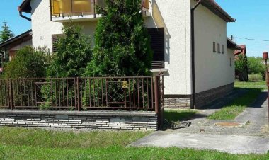 Fenyő Nyaralóház Balatonmáriafürdő