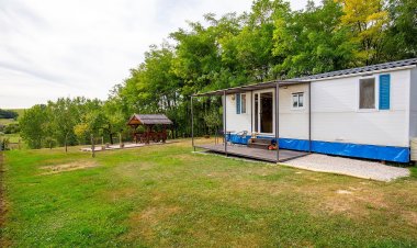 Akácfa Apartman-Mobilház Bakonynána