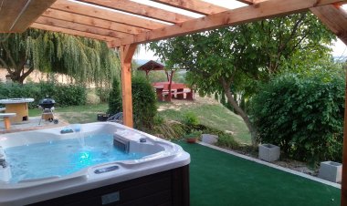 Hópihe Apartmanok & Wellness Bakonynána