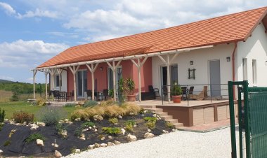 Búzavirág Apartmanház Balatonakali