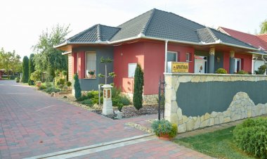 Homokháti Vendégház és Pálma Apartmanok Mórahalom