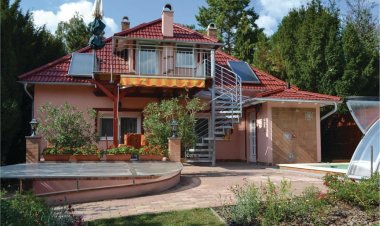 Bella Pool House Balatonakarattya