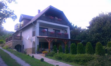 Gyöngyház Apartman Balatongyörök