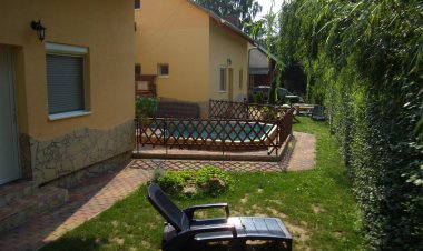 Beatrix Apartmanház Balatonrendes