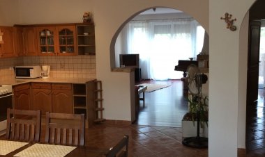Péter-Fia Apartman Balatonkenese
