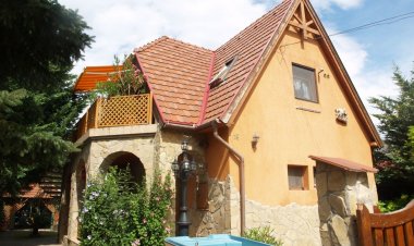 Vár-Lak Apartman Balatonkenese