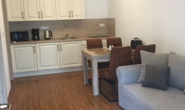 Móló Apartmanház Balatonszemes