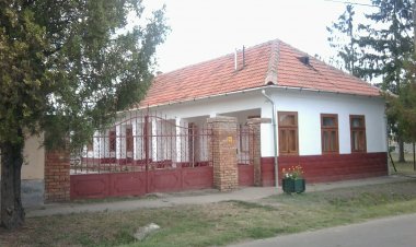 Fehér Villa Négyes