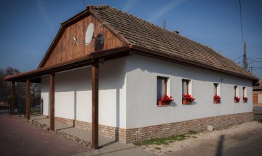 Grabensia Iskolamester Apartmanház Garáb