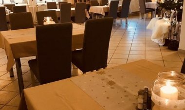 Sirály Panzió Tópart Tata