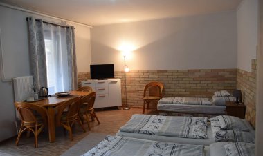 Szilvia Panzió Tolna