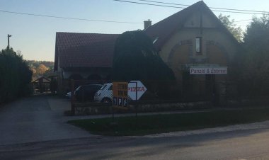 Paagh Étterem, Bowling & Panzió Páty