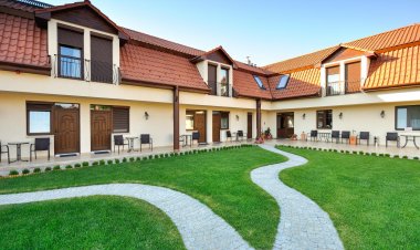 Petrény Borpanzió Egerszalók