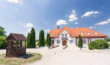 Kellermotel Bor- és Vadászház Hajós