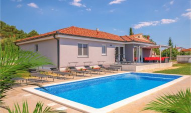 Vendégház Pula - CIP737 Horvátország