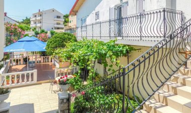 Apartmanok és Szobák Parkolóhellyel Palit, Rab - 17315 Palit Horvátország