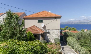 Apartmani Ita 1 Postira Horvátország