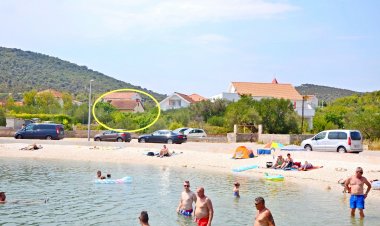 House Franka Vinisce Horvátország