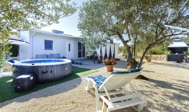 House Green Oasis Vodice Horvátország