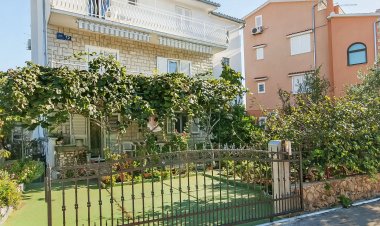 Apartments Karleusa Rogoznica Horvátország