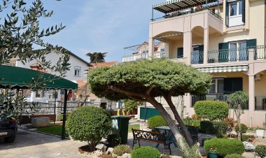 Apartments Ivan by the sea Vodice Horvátország