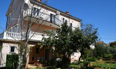 Apartments Jelka Njivice Horvátország