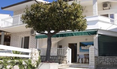 Apartments and Rooms Florijan Komarna Horvátország