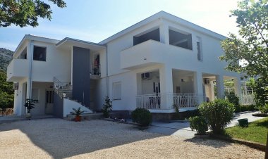 Apartments LORENA - on quiet location with mountain view Starigrad Paklenica Horvátország