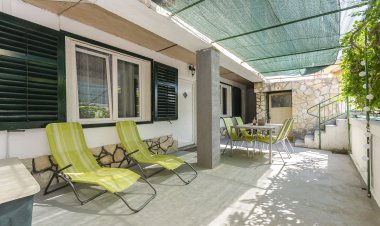 Apartments Vjeka summer terrace Vodice Horvátország