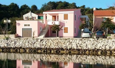 Apartmani Zvone 1 Veli Rat Horvátország