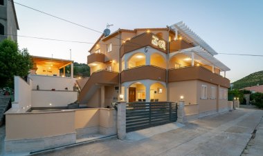 Apartmani Lux 3 Marina Horvátország