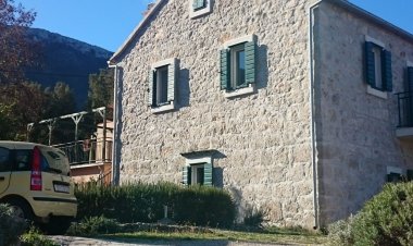 House Pod Humom Jelsa Horvátország