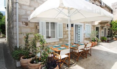 House Full of Art Bol Horvátország