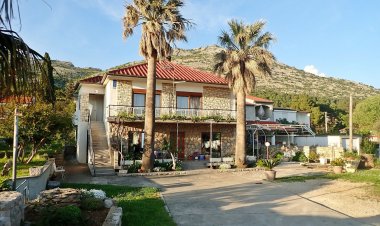 Apartmani 4 Palme Starigrad Horvátország