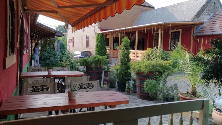Hangonyi Pizzéria és Vendégház Hangony