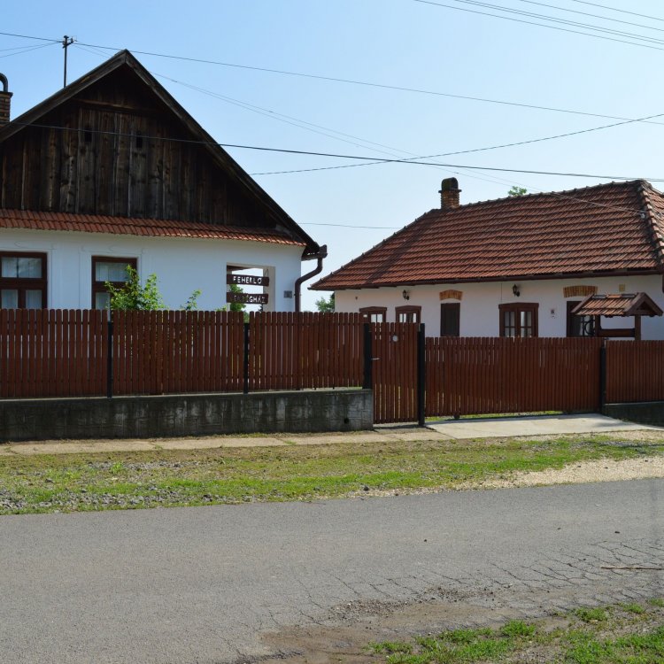Fehérló Vendégház Karácsond