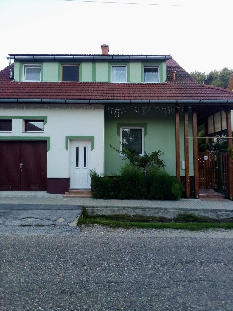 Ház a hegy alatt Egerszalók