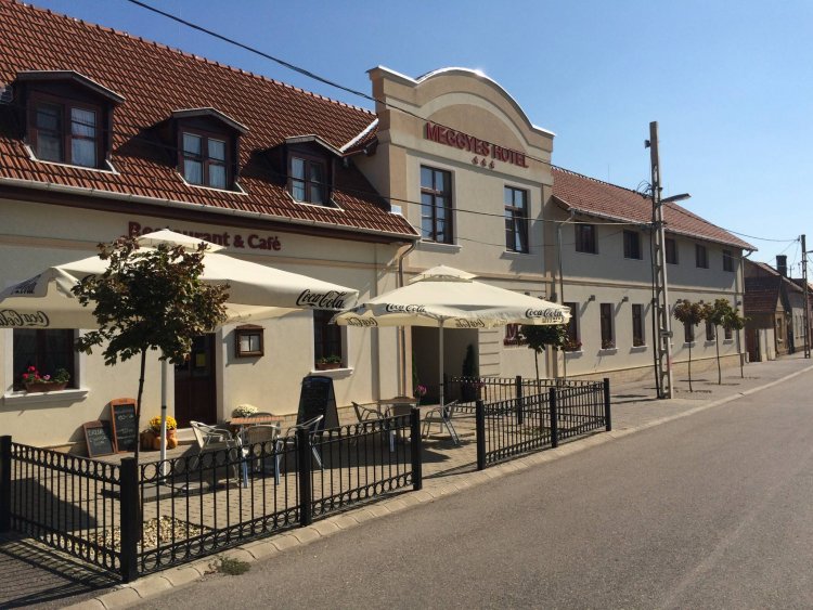 Meggyes Hotel Szerencs