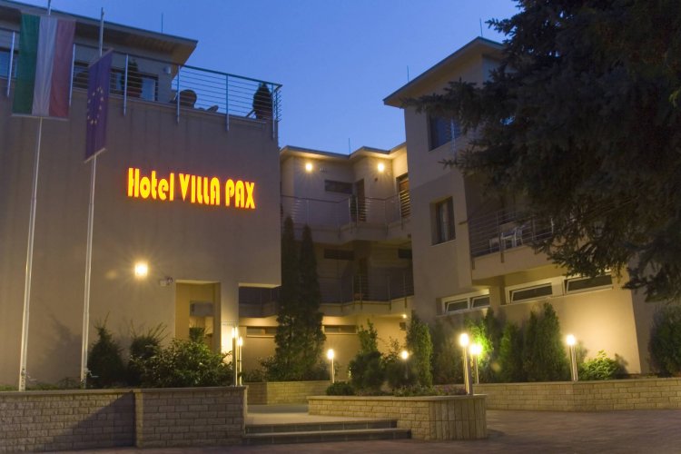 Hotel Villa Pax Balatonalmádi