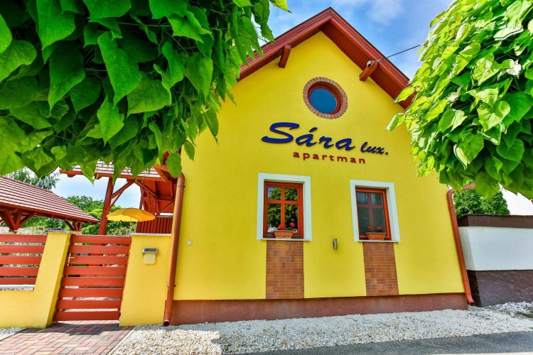 Sára-Lux Apartman Sarród-Nyárliget