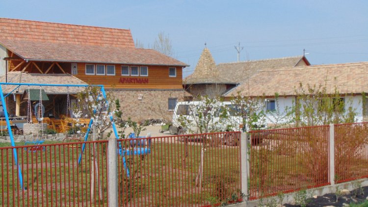 Anna Apartman Maroslele
