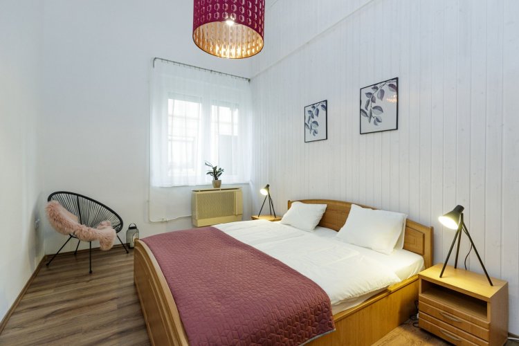 Sophie Apartman Eger