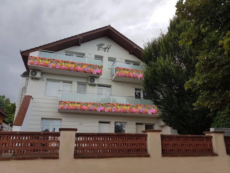 **** Road House Apartment Alsópáhok