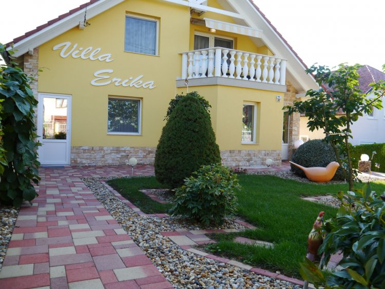 Villa-Erika Apartman Alsópáhok