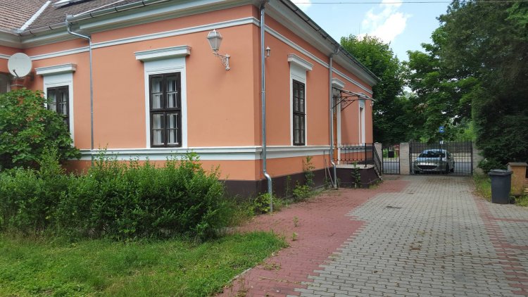 Kúria Apartman Szügy
